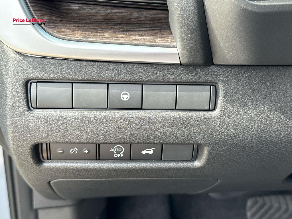 New 2026 Boulder Gray Pearl / Super Black Two-tone Nissan Platinum image 16
