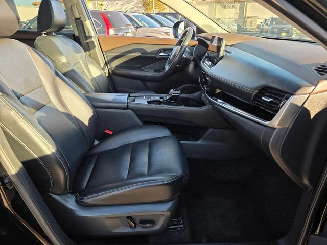 Used 2023 Black Nissan SL image 10