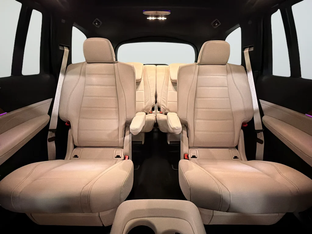 Used 2025 Black Mercedes-Benz GLS 580 image 28