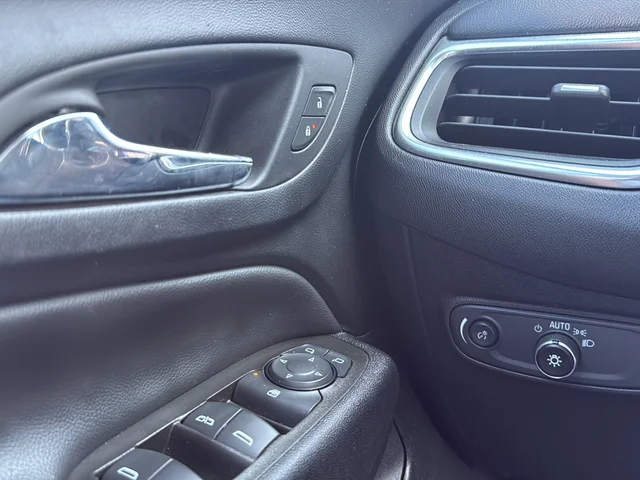 Used 2023 Gray Chevrolet LT image 27