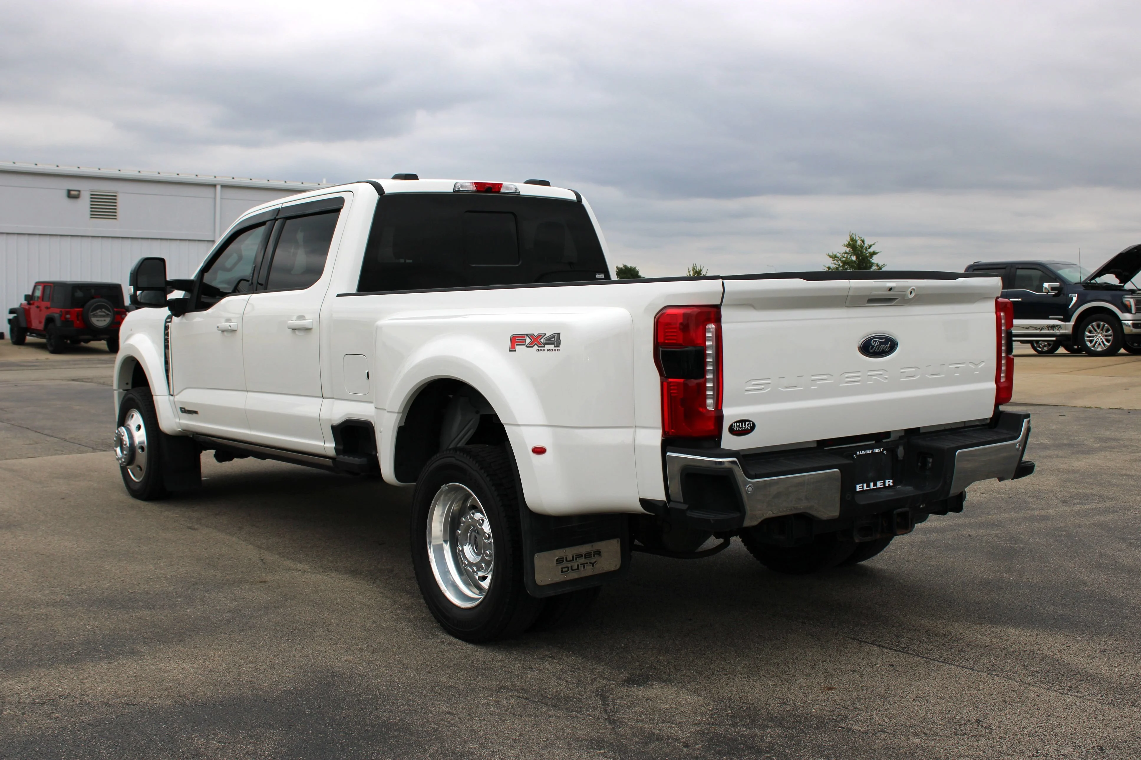 Used 2024 Star White Metallic Tri-Coat Ford Lariat image 6
