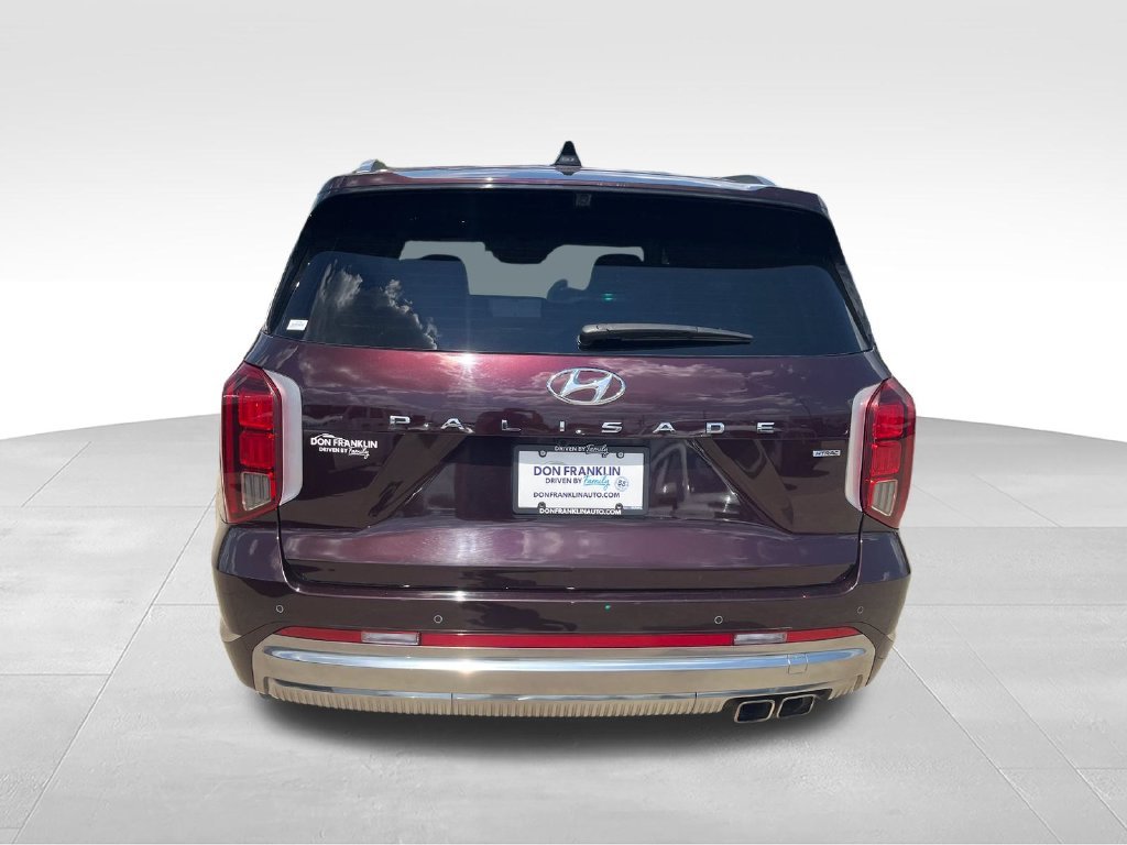 Used 2025 Red Hyundai Calligraphy image 4