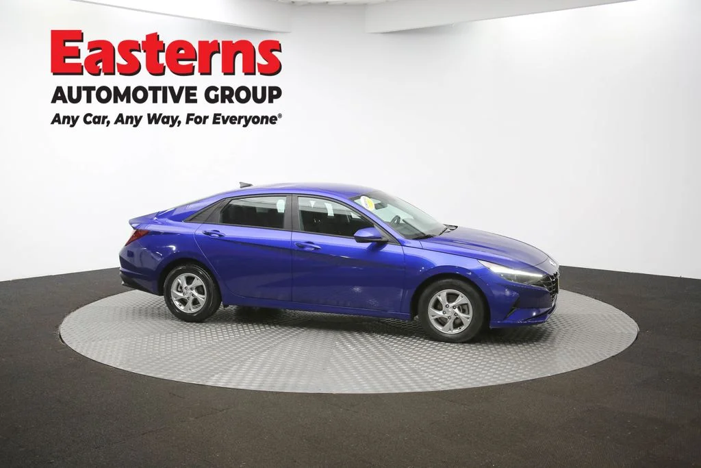 Used 2023 Blue Hyundai SE image 45