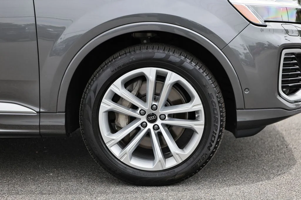Used 2025 Samurai Gray Metallic Audi 45 Premium image 5