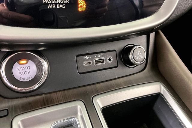 Used 2023 White Nissan Platinum image 14