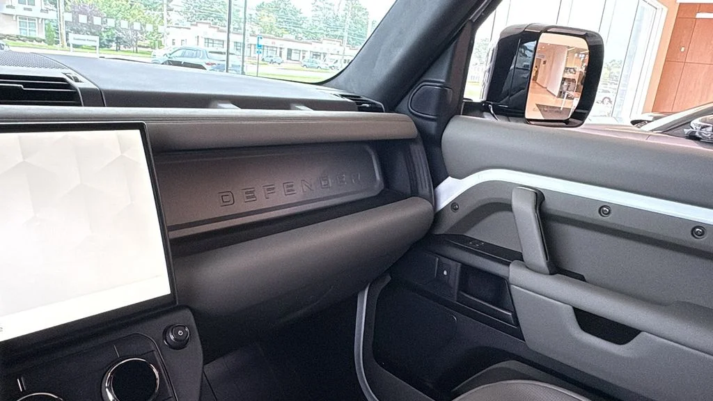 New 2026 White Land Rover OCTA image 20