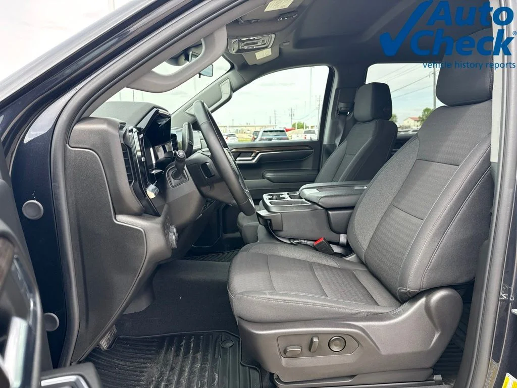 Used 2024 Gray Chevrolet LT image 9