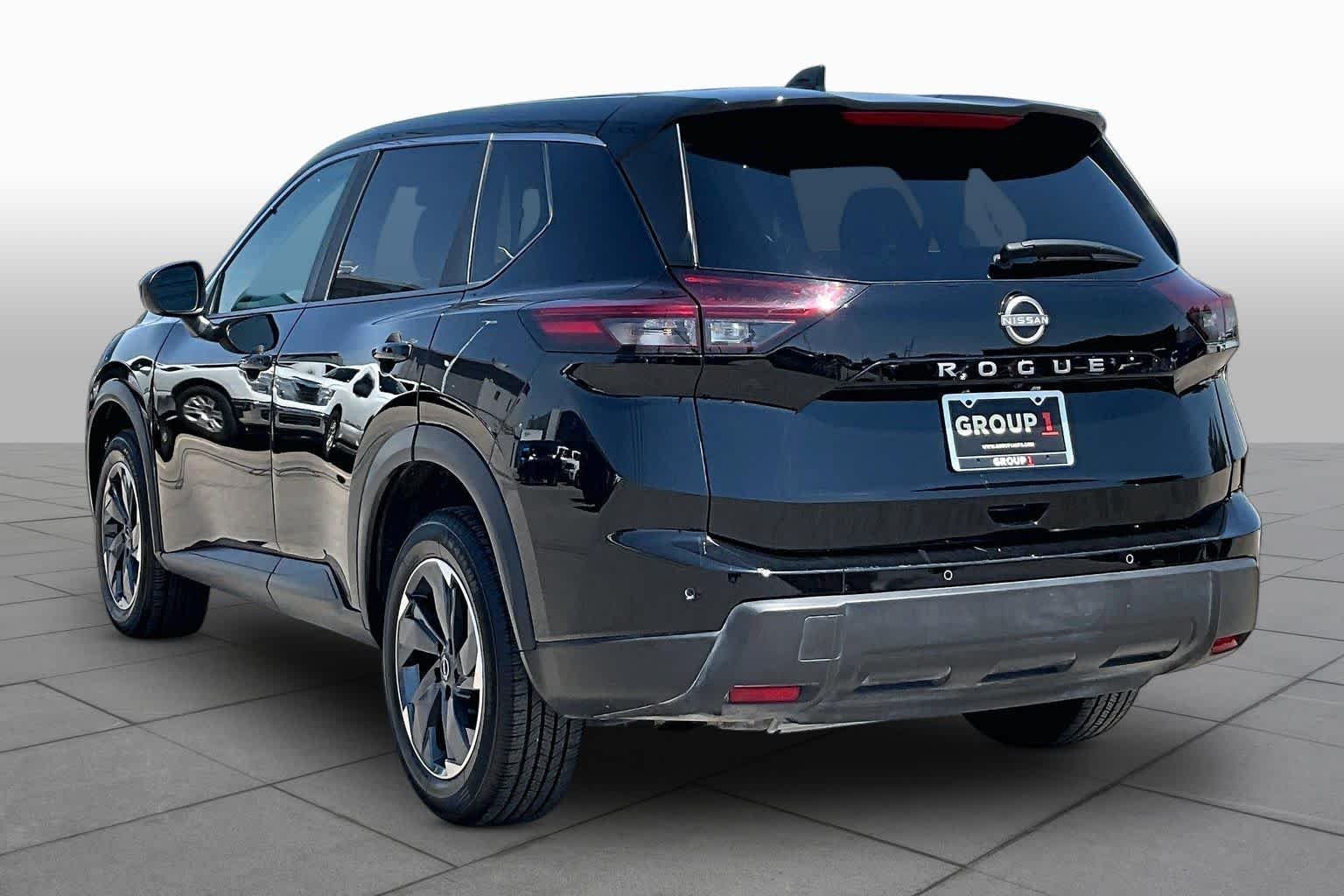 Used 2025 Super Black Nissan SV image 11