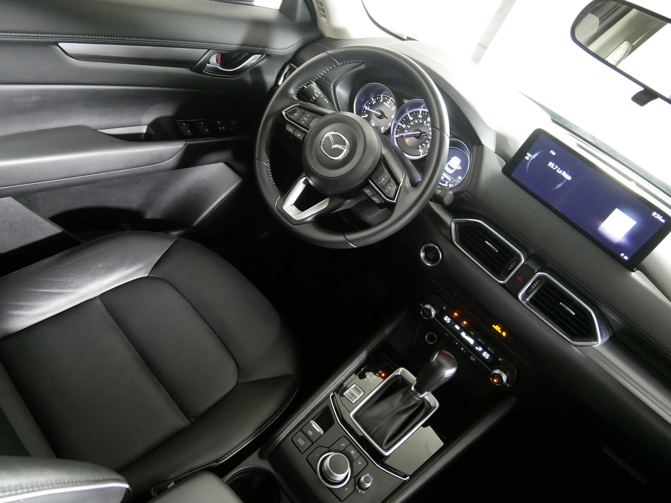Used 2025 Jet Black Mica Mazda 2.5 S Select Package image 9