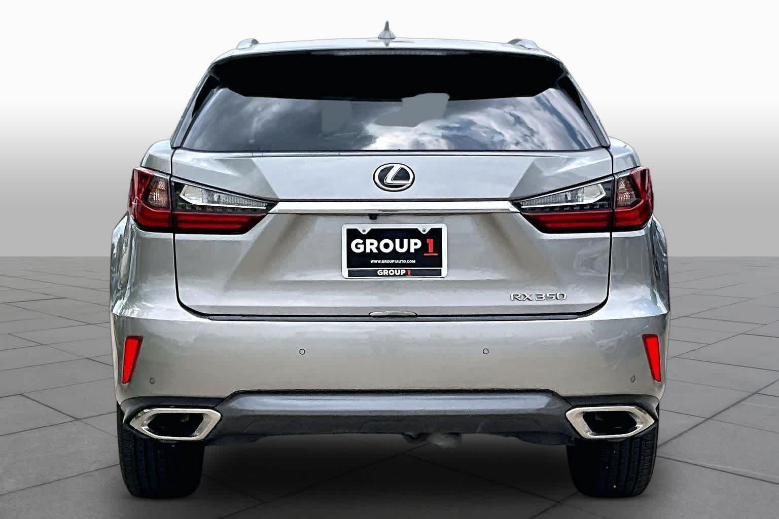 Used 2019 Atomic Silver Lexus  image 5