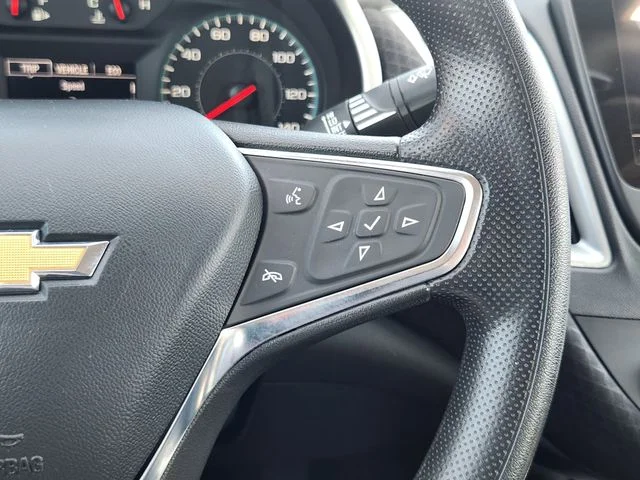 Used 2024 Summit White Chevrolet LT image 31