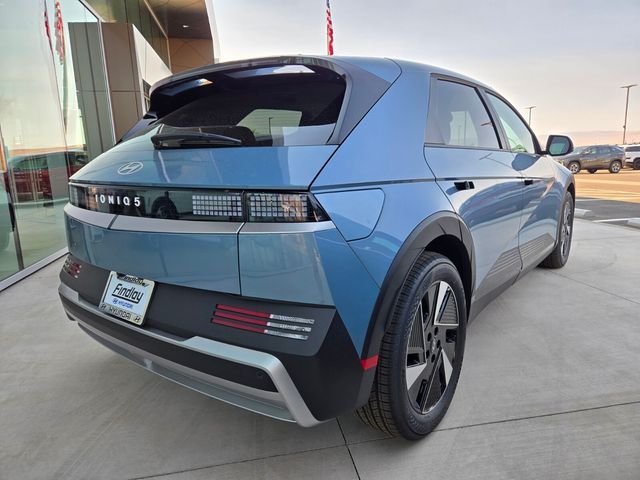 New 2026 Blue Hyundai SE image 3
