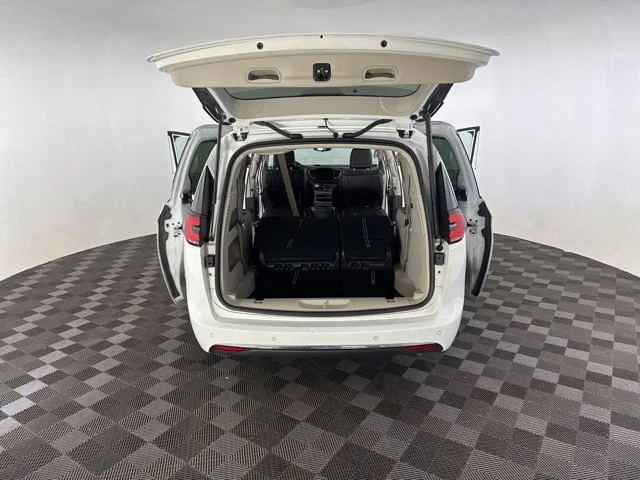 Used 2023 White Chrysler Touring L image 18