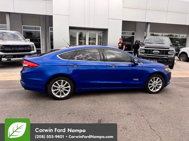 Used 2018 Blue Ford SE Luxury image 8