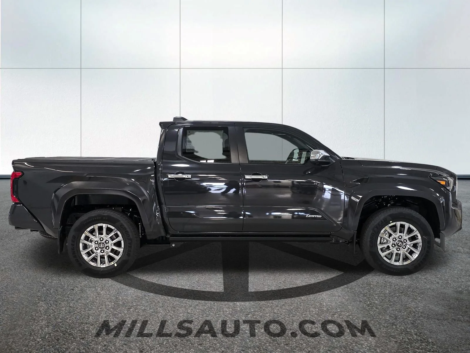 2026 Toyota Tacoma Limited - Photo 9