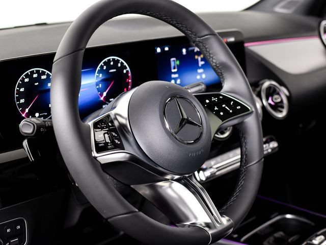 New 2026 MANUFAKTUR Patagonia Red Metallic Mercedes-Benz GLA 250 image 60