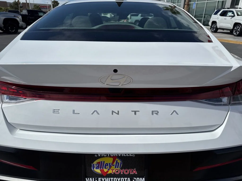2025 Hyundai Elantra SEL - Photo 7