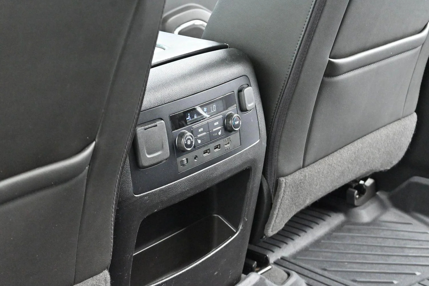 Used 2020 Summit White GMC Denali image 37