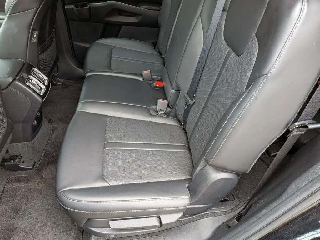 Used 2023 Black Kia X-Line S image 24