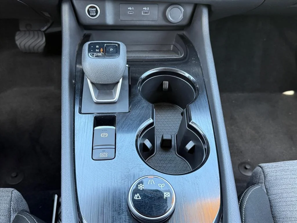 Used 2023 Gun Metallic Kad Nissan SV image 19