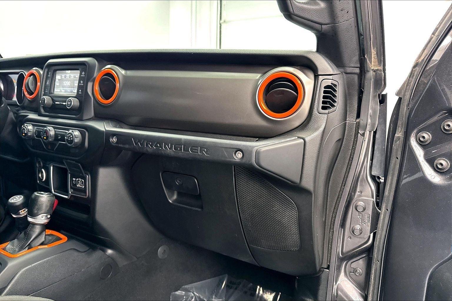 Used 2018 Granite Crystal Metallic Clearcoat Jeep Sport image 22