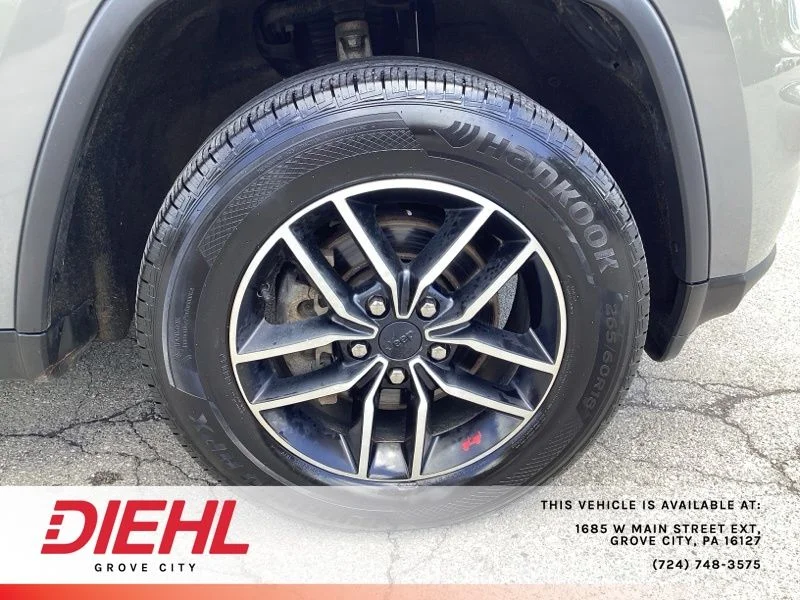 Used 2019 Gray Jeep Trailhawk image 9