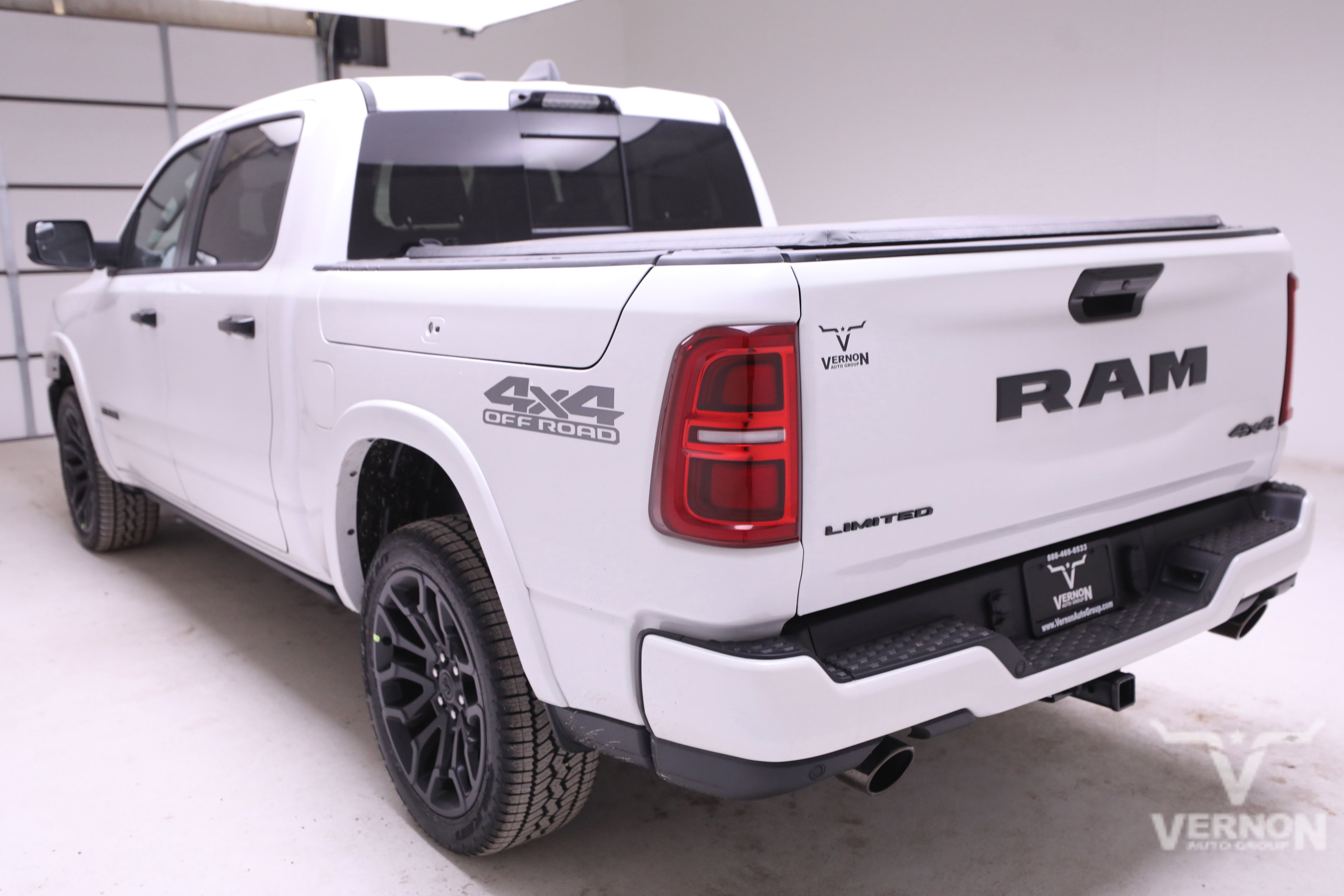 New 2026 Ivory White Tri-Coat Pearlcoat Ram N image 3
