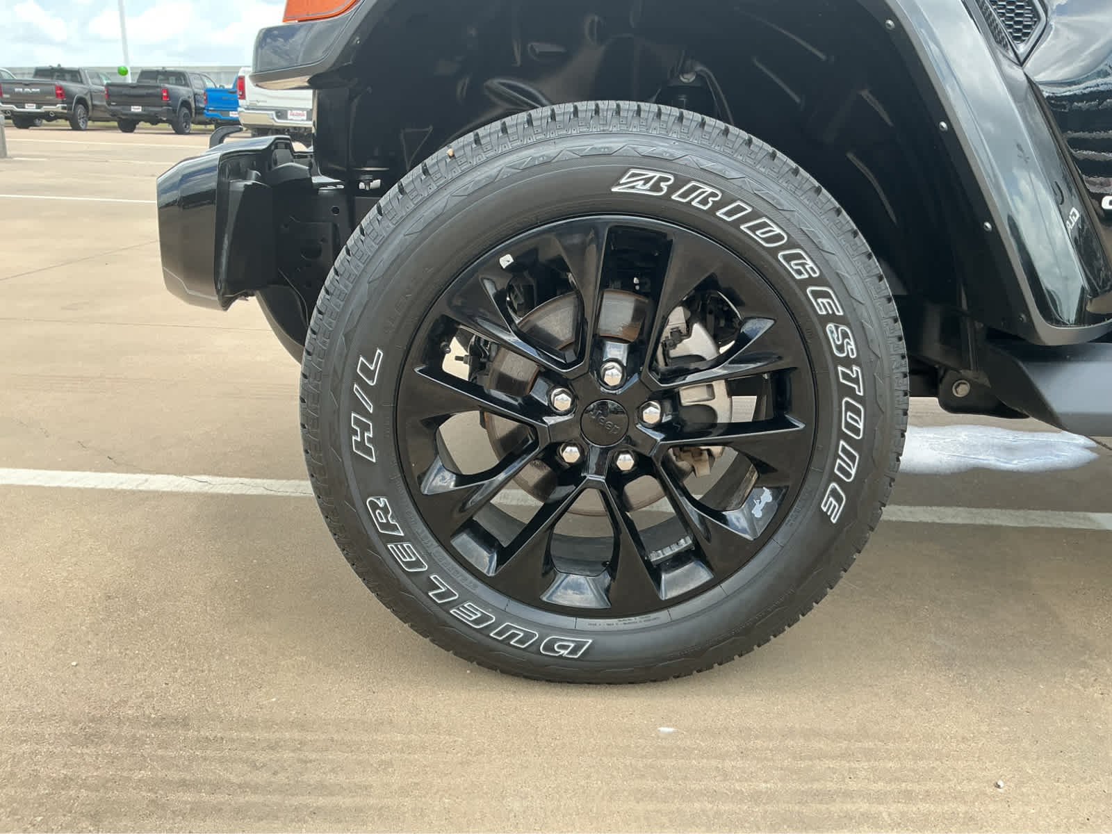 Used 2022 Black Clearcoat Jeep High Altitude image 11