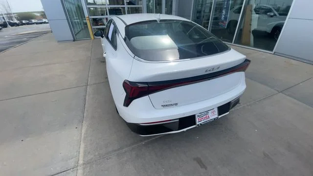 2025 Kia K5 LXS - Photo 8