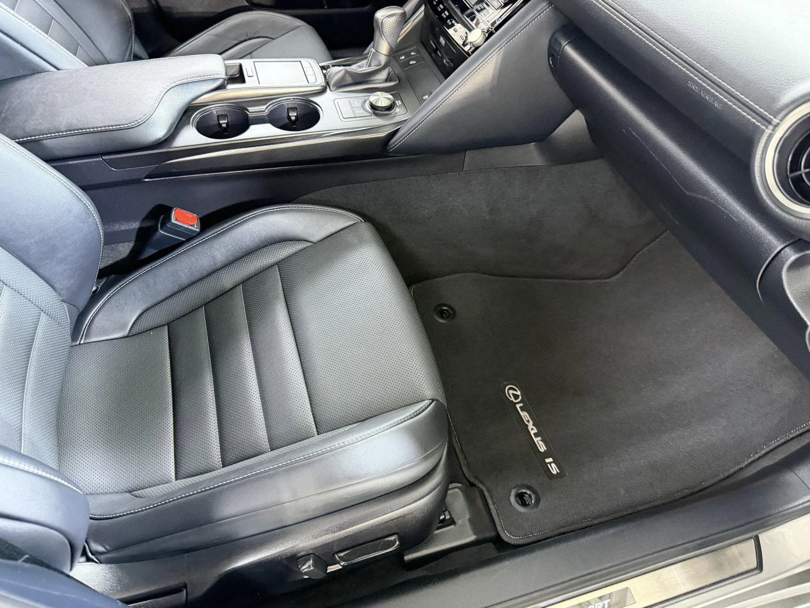 Used 2022 Silver Lexus 350 F SPORT image 40