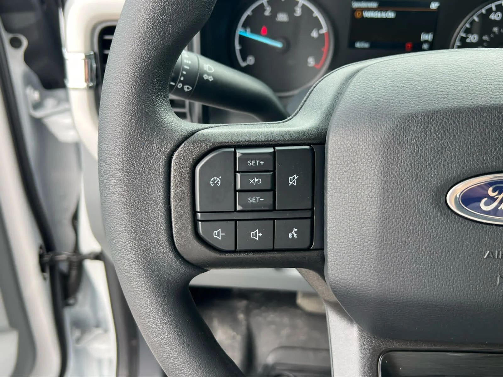 New 2026 Oxford White Ford F-350® XL image 32