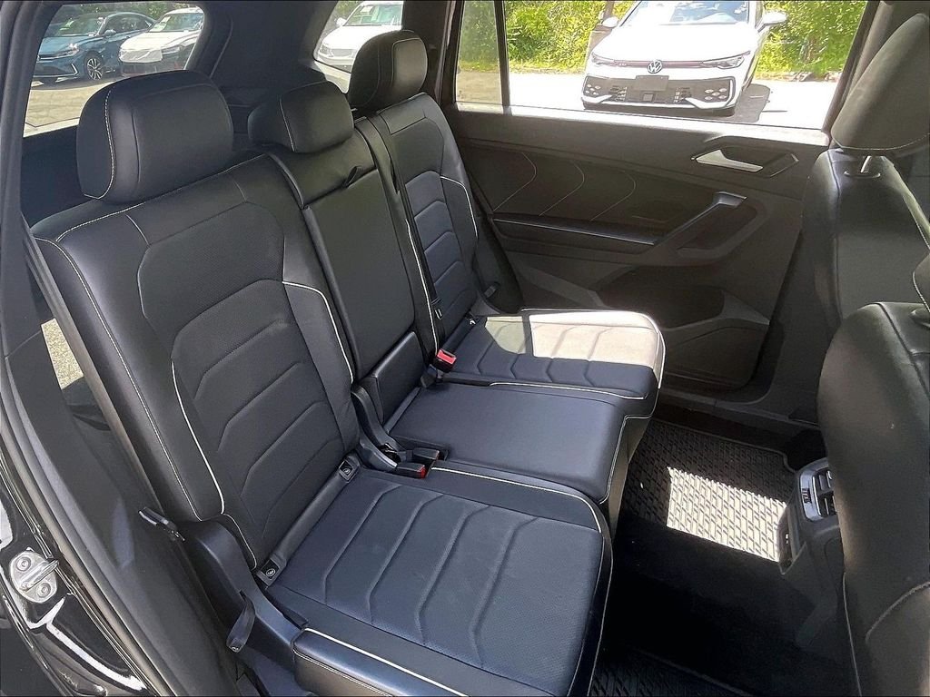 Used 2024 Black Volkswagen 2.0T SEL R-Line image 15