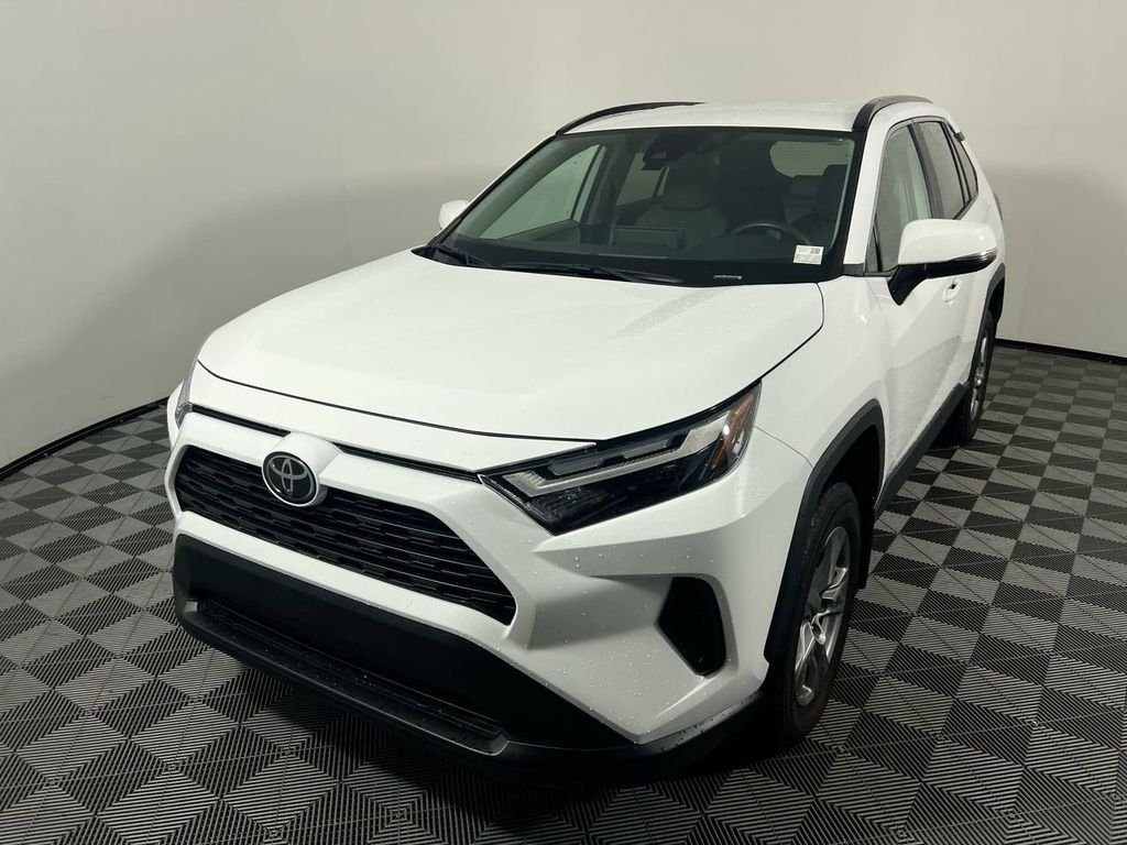 Used 2025 White Toyota XLE image 7