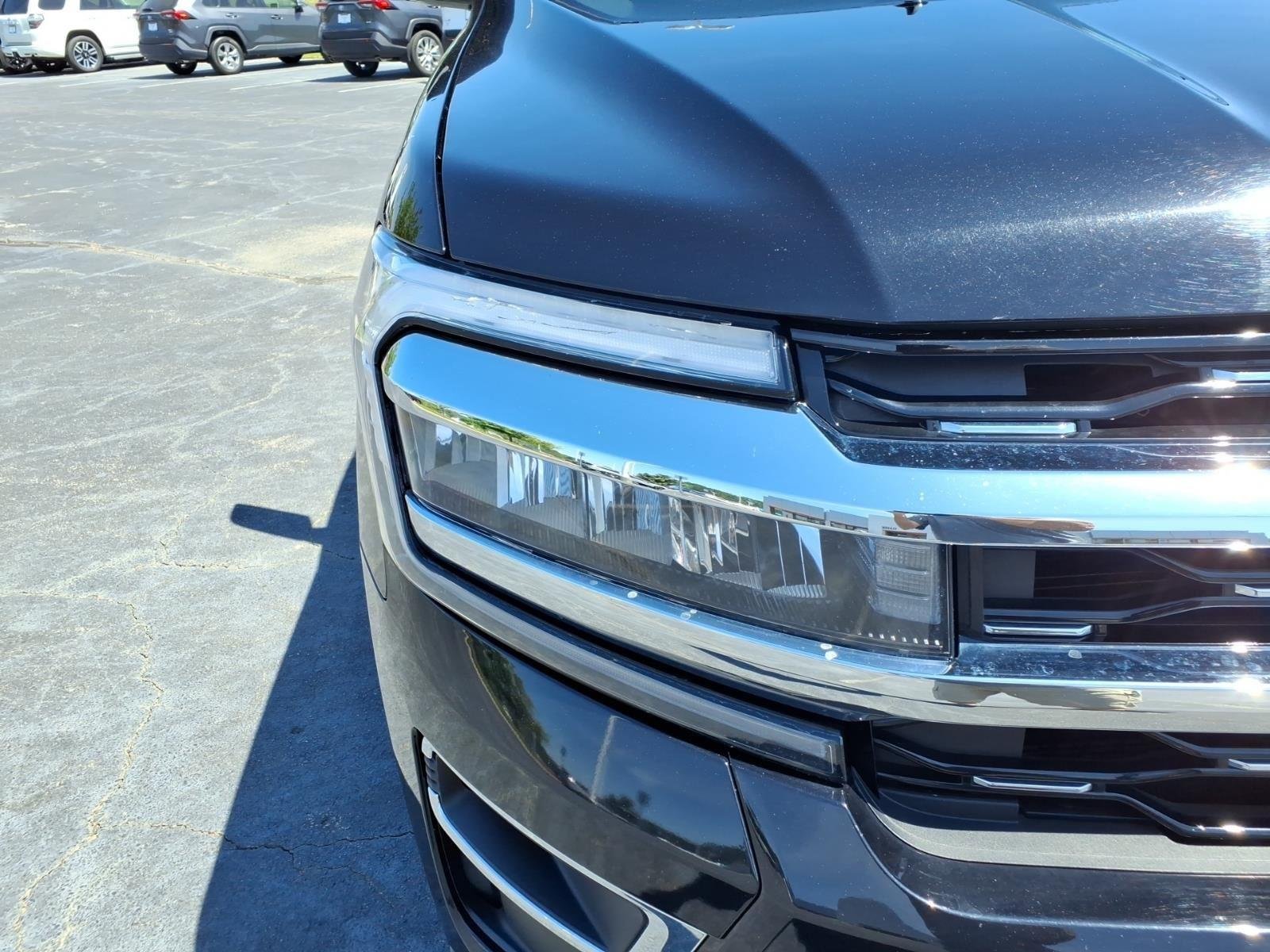 Used 2024  Ford Limited image 18