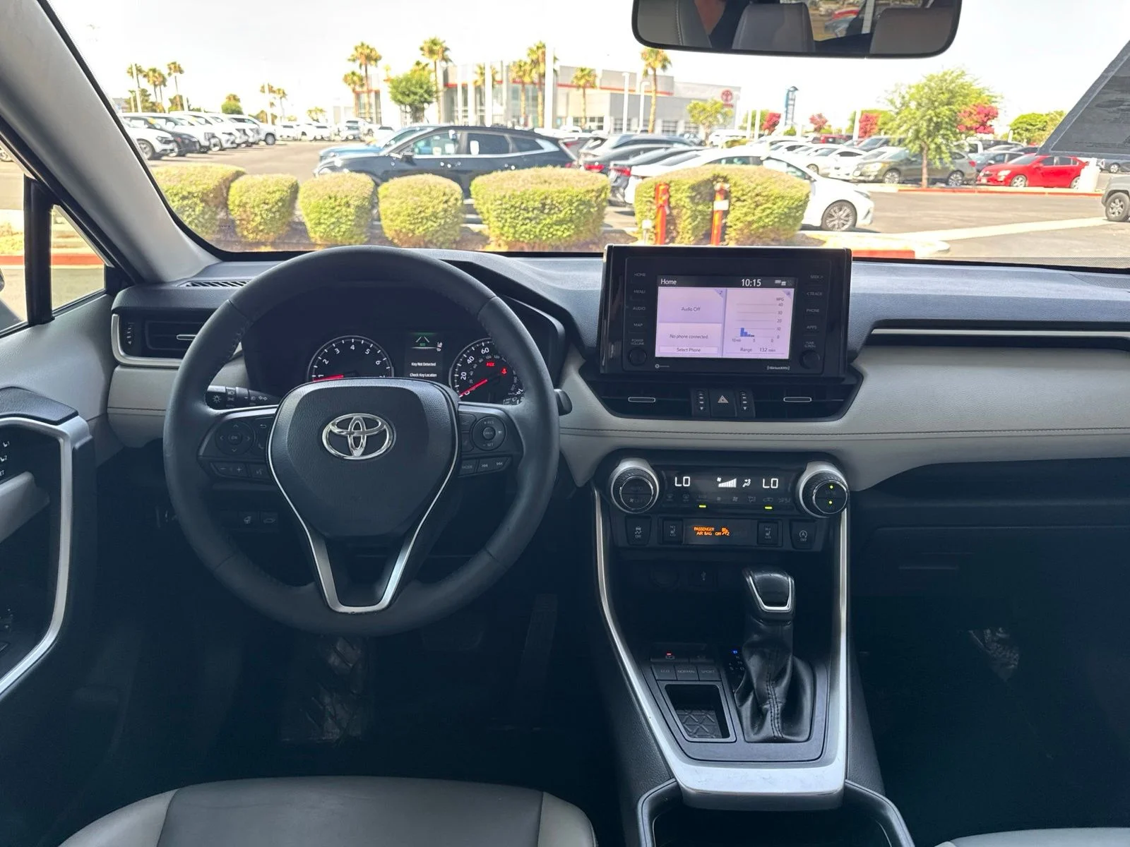 Used 2020 Midnight Black Metallic Toyota XLE Premium image 20