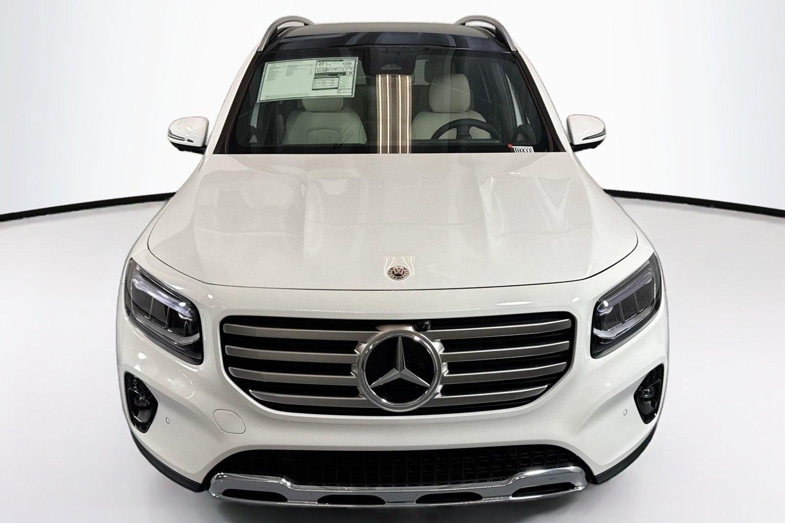 New 2026 Polar White Mercedes-Benz GLB 250 image 2