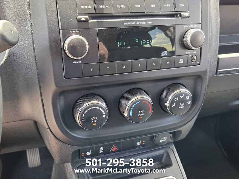Used 2013 Bright Silver Metallic JEEP FWD 4DR LATITUDE image 17