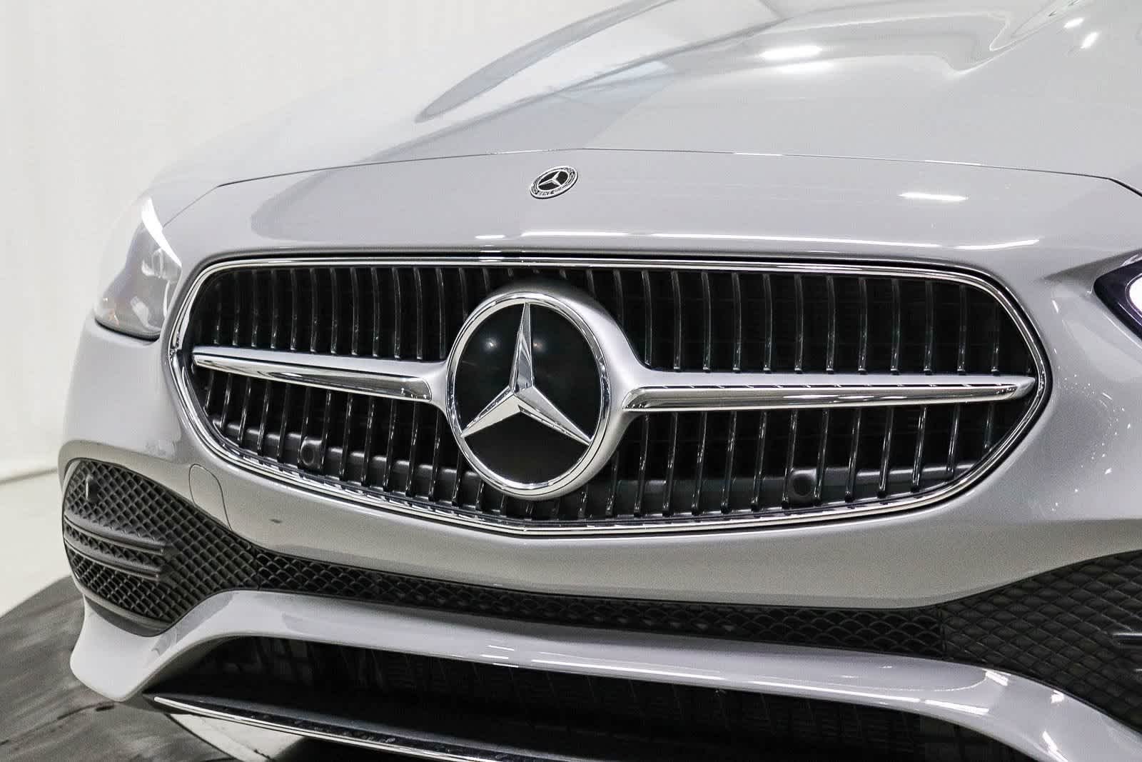 New 2026 MANUFAKTUR Alpine Grey Mercedes-Benz C 300 image 8