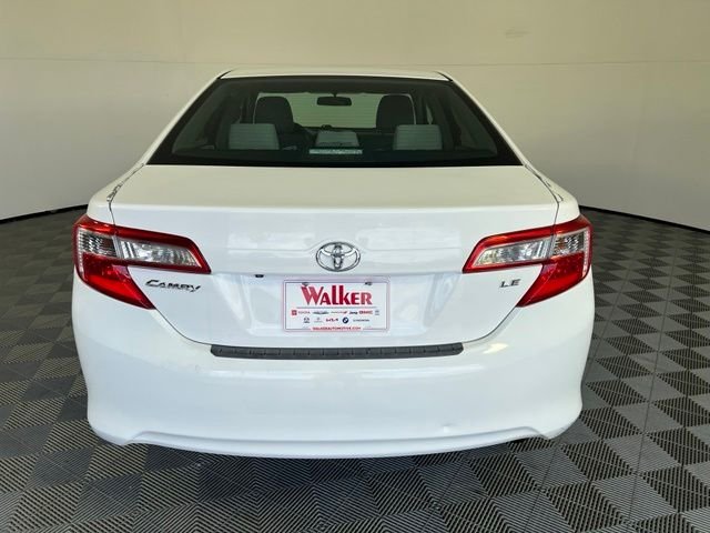 Used 2014 White Toyota LE image 6