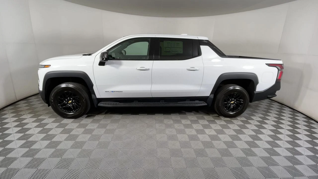 2025 Chevrolet Silverado EV LT - Photo 65