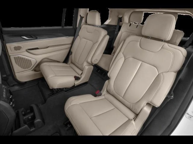 Used 2022 White Jeep Altitude image 10