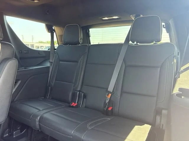 Used 2021 White Frost Tricoat GMC SLT image 35