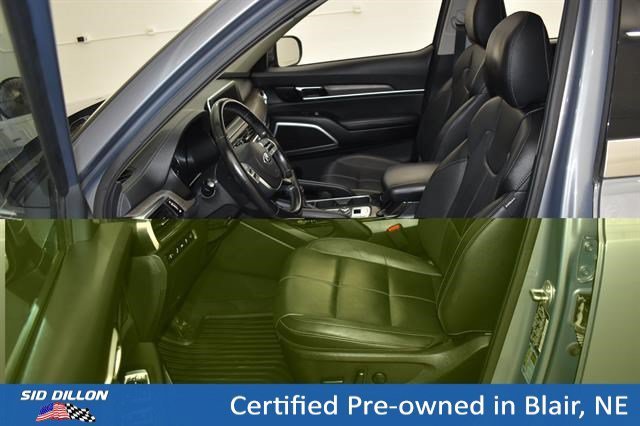 Used 2021 Everlasting Silver Kia EX image 7