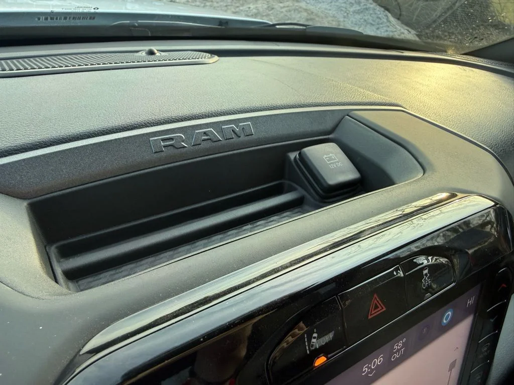 New 2025 Bright White Clear-Coat Exterior Paint RAM Tradesman image 43