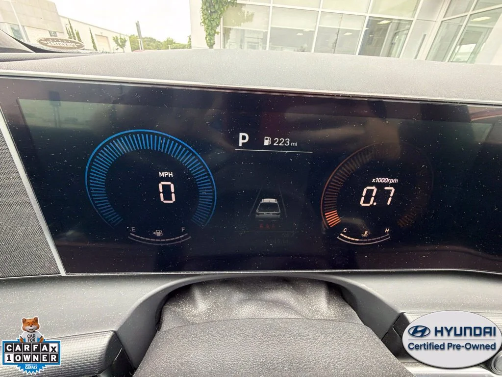 Certified Used 2025 Black Hyundai SEL image 9