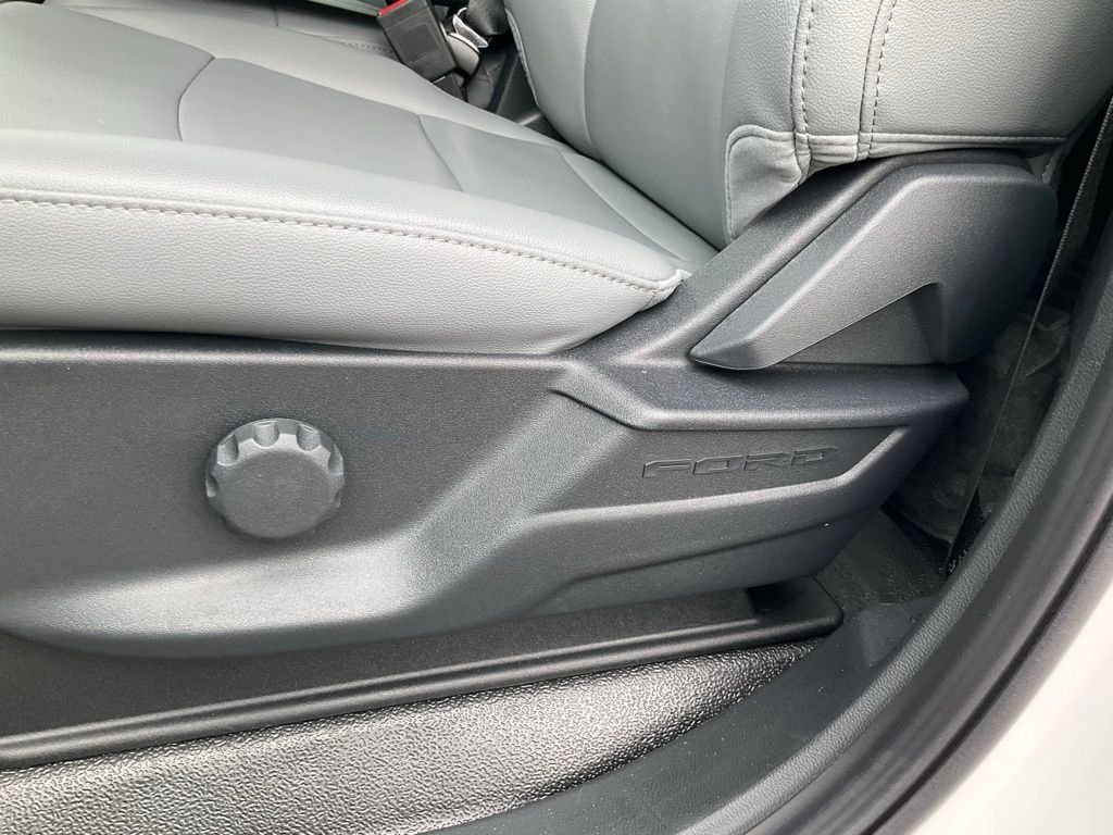 2024 Ford F-350 Super Duty Chassis Cab XL - Photo 21