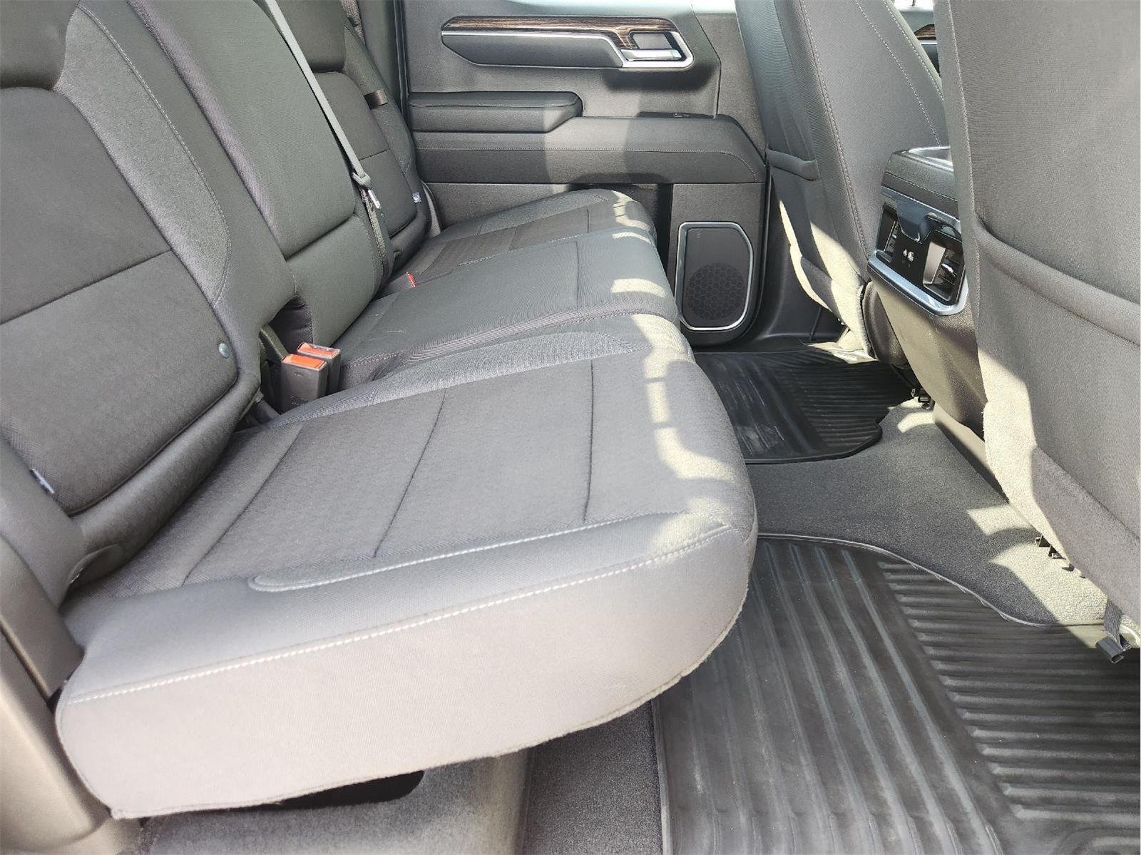 Used 2026 Onyx Black GMC Elevation image 32