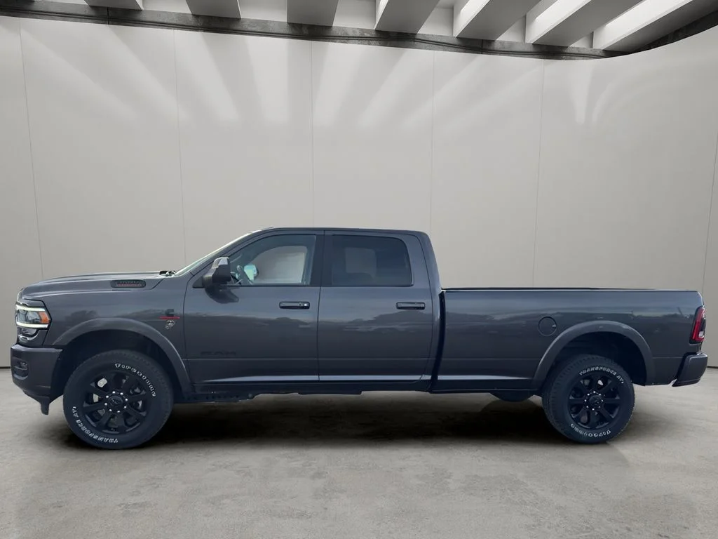 Used 2022 Granite Crystal Metallic Clearcoat Ram Laramie image 2