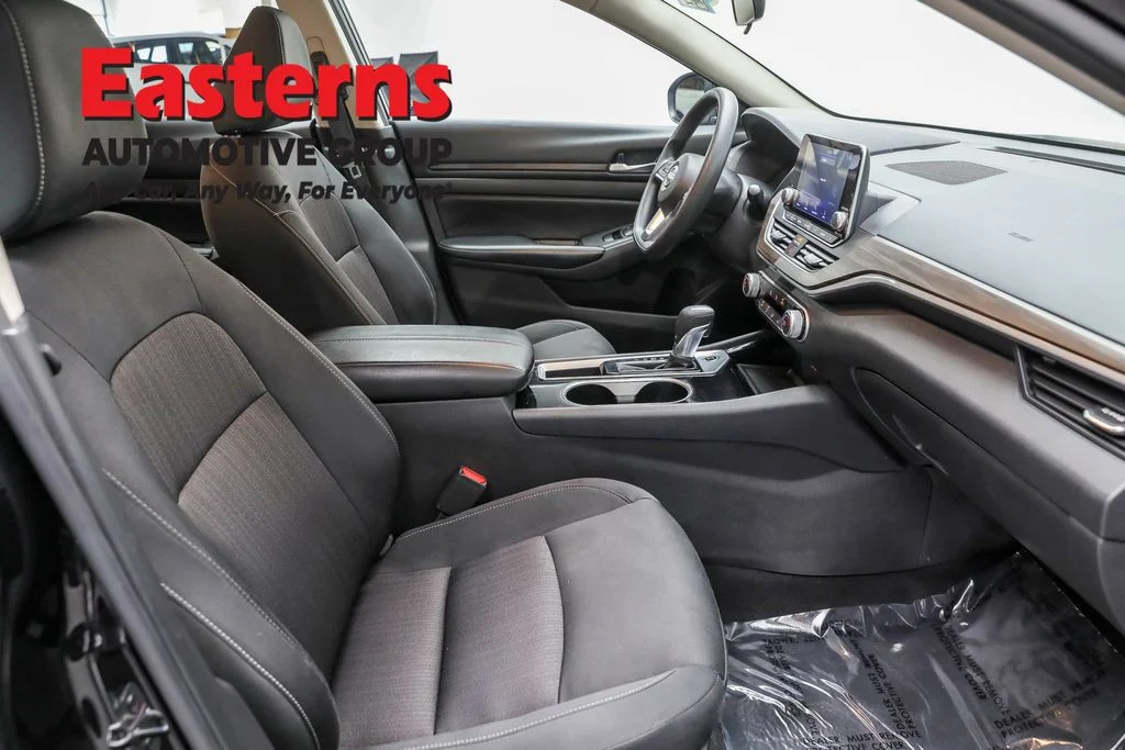 Used 2024 Black Nissan 2.5 SV image 23