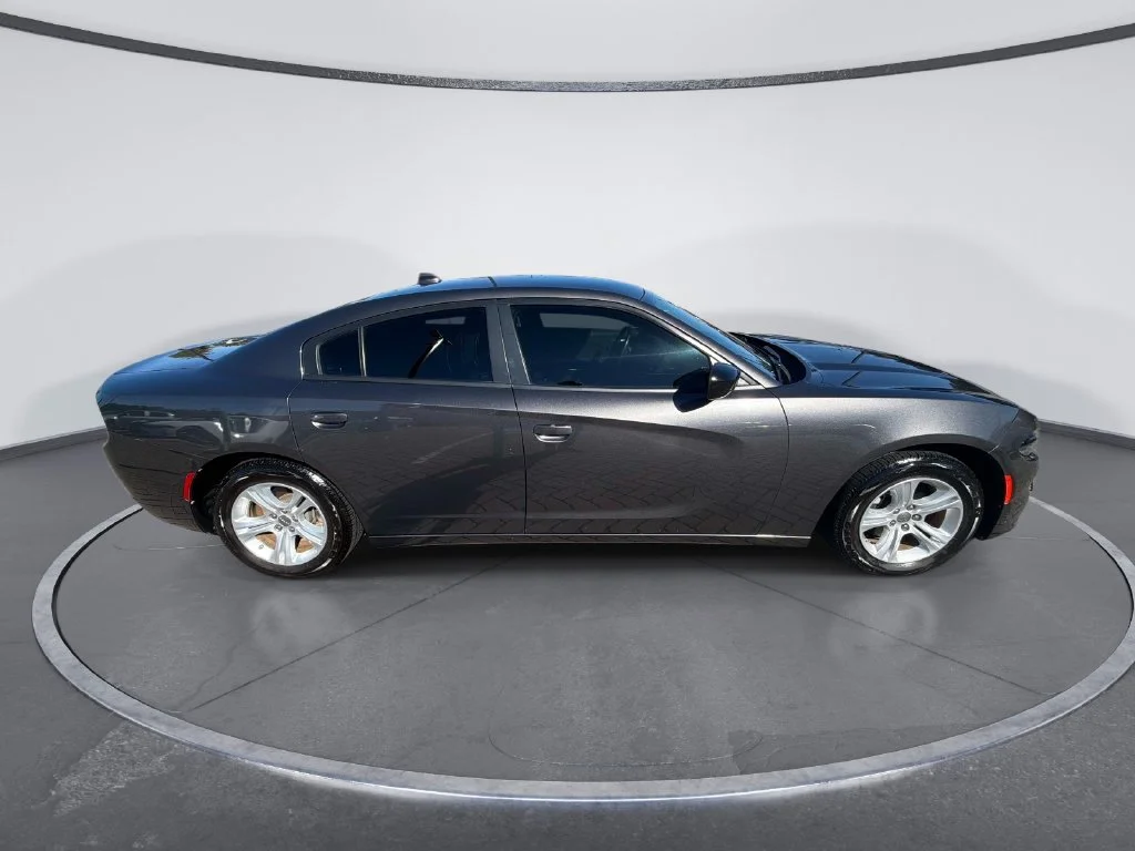 Used 2023 Gray Dodge SXT image 8
